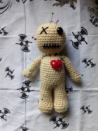 Heklet Voodoo-dukke - Coel Janes Riley