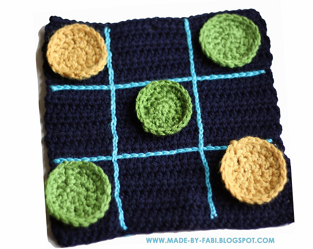 Ravelry: Tic Tac Toe board game pattern by Fabi Woerner