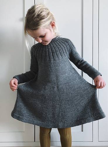 Søndagskjole - PetiteKnit