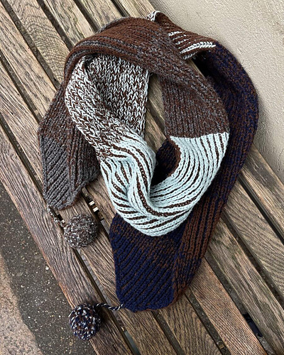 Ravelry: Structure Scarf pattern by PetiteKnit