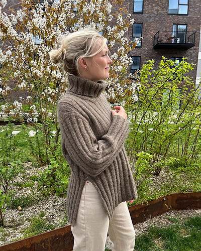 Hazel_Sweater_8928_medium.jpg