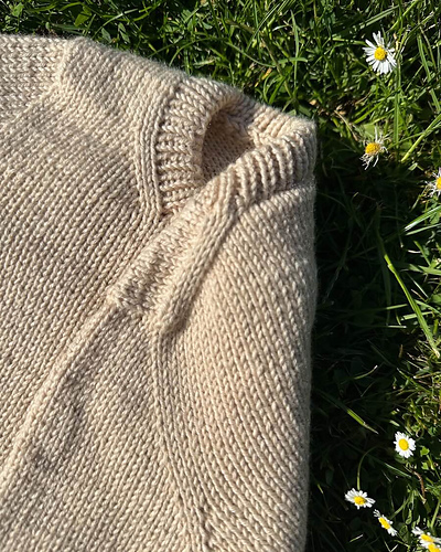 Ravelry: Poppy Tee Junior pattern by PetiteKnit