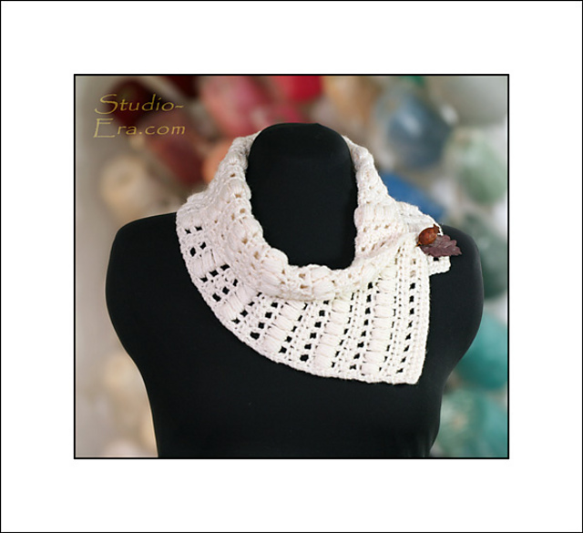 Ravelry Lacy Puff Neck Warmer pattern by Petra Foubister