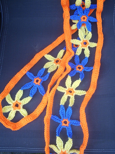 Daisy Chain Poncho and Bag (Poncho) photo 2