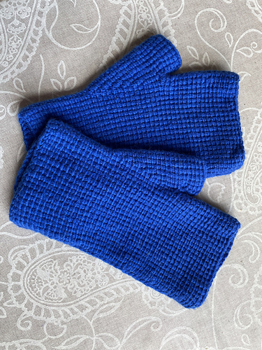 Kylie Fingerless Mitts photo 3
