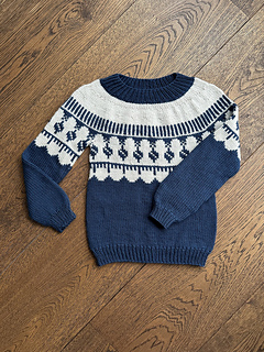 Knitted in Drops Daisy (DK)