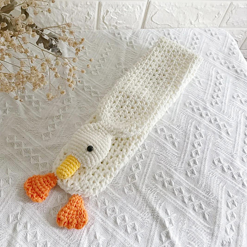 Amigurumi Goose Scarf - Estella Smith