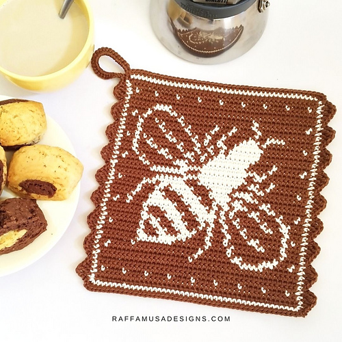Bee Potholder photo 2