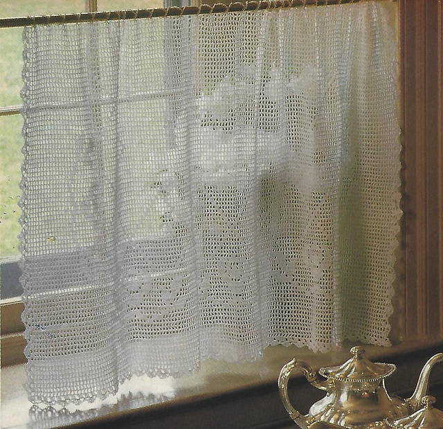 Ravelry Rose Trellis Curtains pattern by Susan Bates