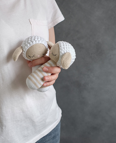 Ravelry: sheep rattle pattern by Natascha Antoniadi