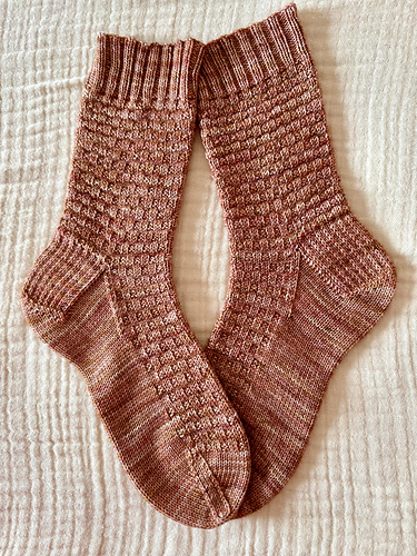 Seroto Sokker - byRavensRockKnits