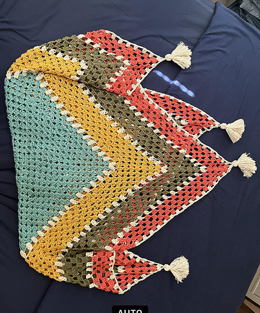 Ravelry Beckie's Granny Square Blanket pattern by Beckie Tiepelman