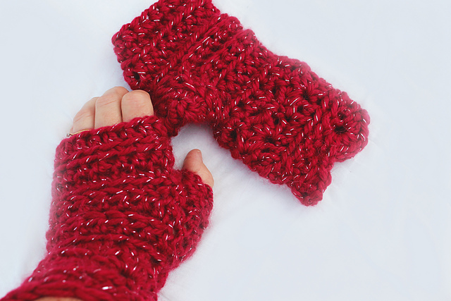Nessa's Choice Mitts by Fiona Langtry ReVe Design Co Nessa's Choice Mitts by Fiona Langtry ReVe Design Co