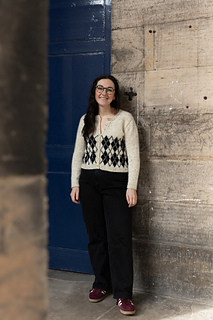 Worn with 8cm positive ease