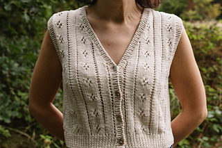 V neck, size 3, worn with 4cms of positive ease. Body shortened by 1 repeat. Knitting for Olive Cotton Merino held double.