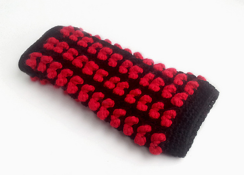 Queen of hearts crocheted fingerless gloves photo 1