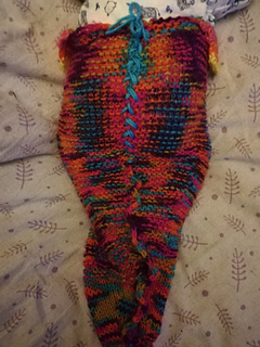 14/06/20 - Back of tail embroidery detailing added, plus lace closure system.