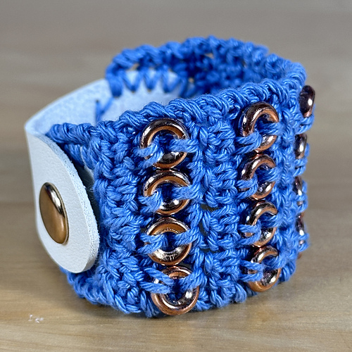 Ravelry: Halo Pop Bracelet pattern by Renée R