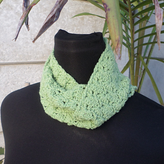 Lacy Fan Infinity Scarf Crochet Pattern