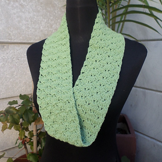Lacy Fan Infinity Scarf Pattern