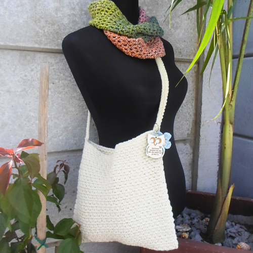 Woven Shoulder Bag photo 1