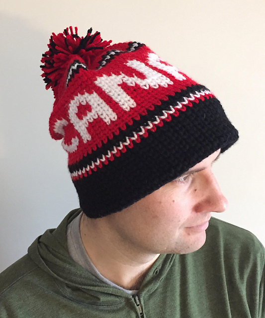 Canada Toque pattern by Rich Textures 