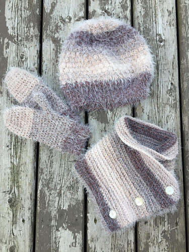 Cozy Latte Mittens photo 5