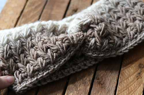 Feathers Ear Warmer photo 2