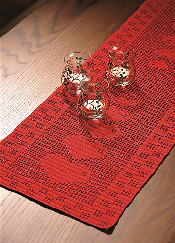 Nr. 15 Heklet juleløper med hjerter og snøfnugg - Sandnes design