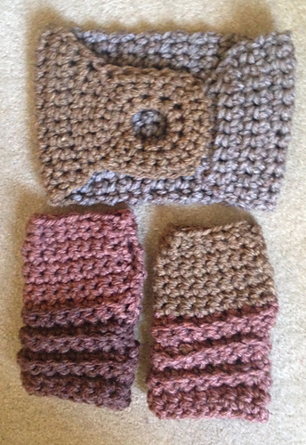 Ginger Spice Ponytail Ear Warmer & Gloves photo 2