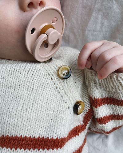 Seaside Set (strikksett) - PetiteKnit