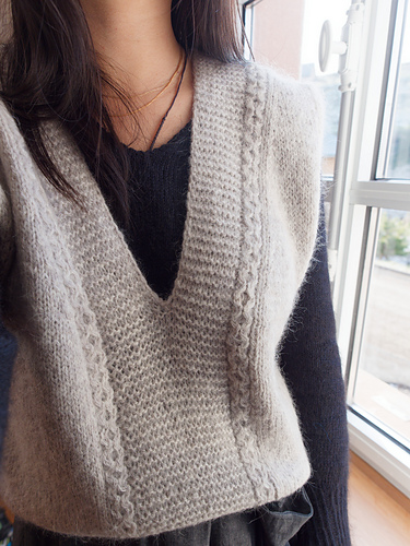 Luna Sleeveless Sweater