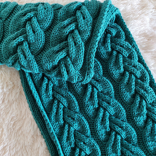 Winter cables scarf