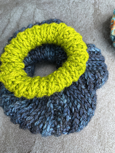 Ravelry: Scrunchie Stack pattern by Ruth Brasch