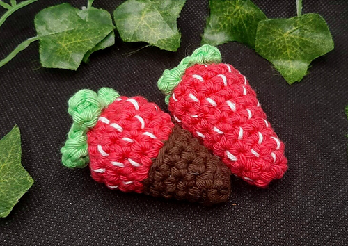 Kawaii Strawberries - Suzanne Campbell