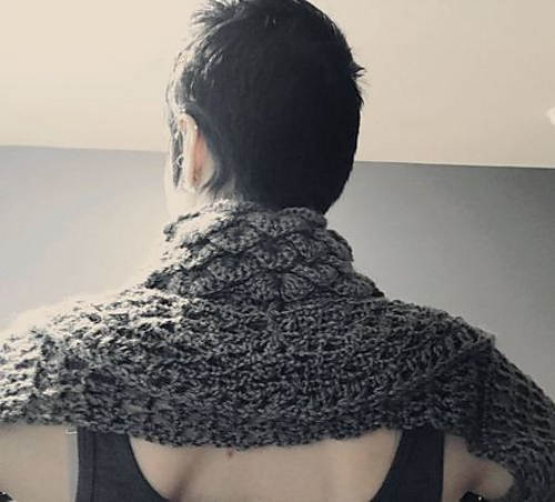 Historia Collar with Sleeves photo 3