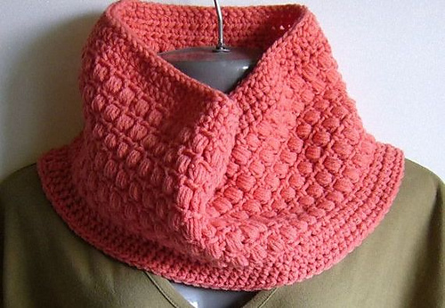 Aligned Puffs cowl photo 5