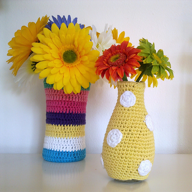 Ravelry Basic Tricks for a Crocheted Vase Cozy pattern by A la Sascha