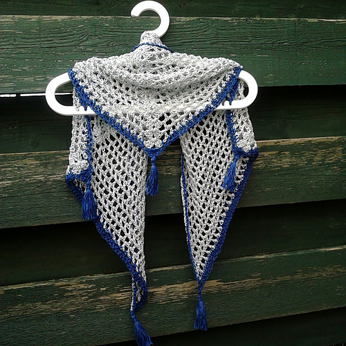 Ravelry Fan of Tassels Shawl pattern by A la Sascha