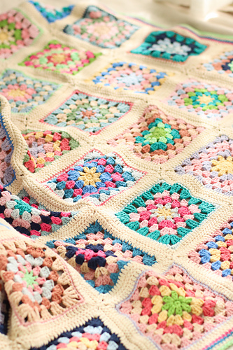 Gå-til Granny Blanket - Say Little Hen