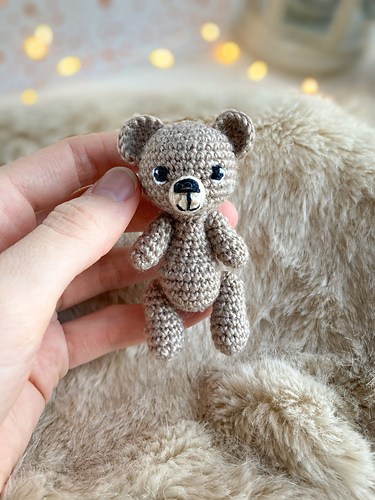 Liten teddybjørn - Nadia Iukhlina