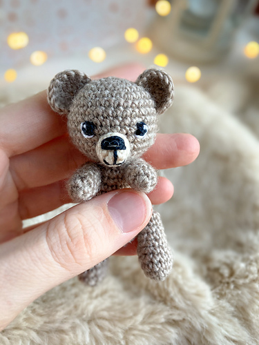 Liten teddybjørn - Nadia Iukhlina