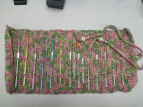 Crossed Stitch Crochet Hook Roll photo 8