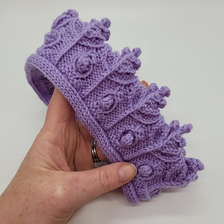 Crowns are reversible (double sided) and finished with an i-cord bind-off