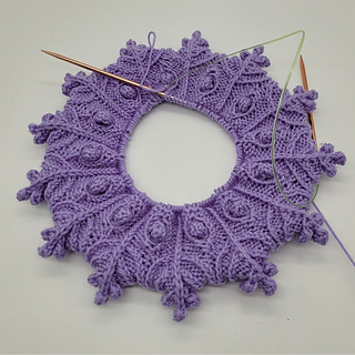 The pattern includes picture tutorials as well as charts and written instructions.