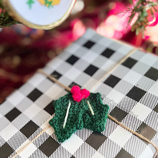 styling idea for the holly motif