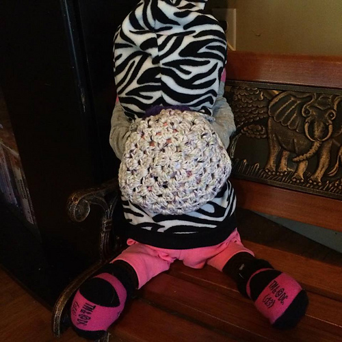 Granny Square purse to backpack tutorial photo 3