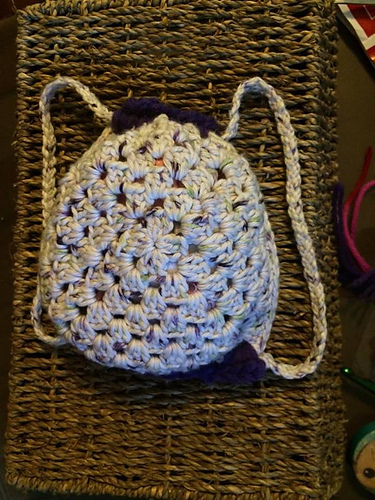 Granny Square purse to backpack tutorial photo 5