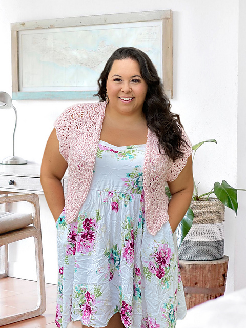 Ravelry: Trinity Cropped Cardi pattern by Sierra Fontaine