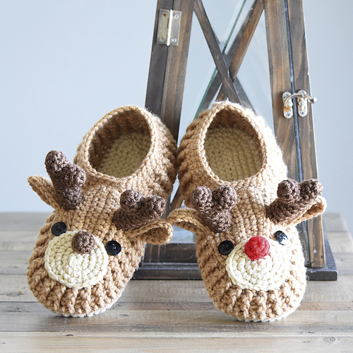 Ravelry Reindeer Slippers pattern by Ira Rott